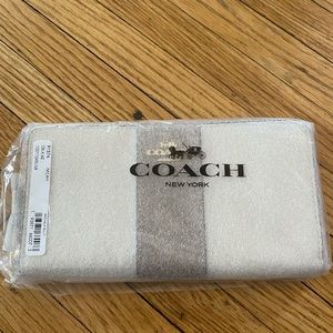 New Coach ACCORDION ZIP WALLET